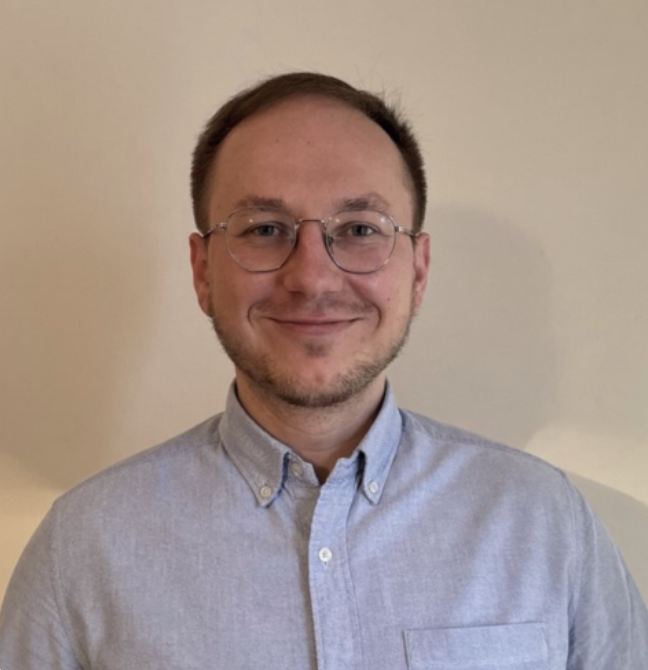 Paul Sobiecki — IB Physics tutor online, theoretical and satellite physicist, Summa Cum Laude graduate specialising in exam preparation for Cambridge, Oxford, Imperial, and ETH Zurich applicants